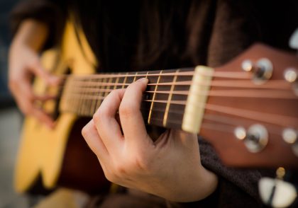 تخفیف باورنکردنی آموزش گیتار آویژگان